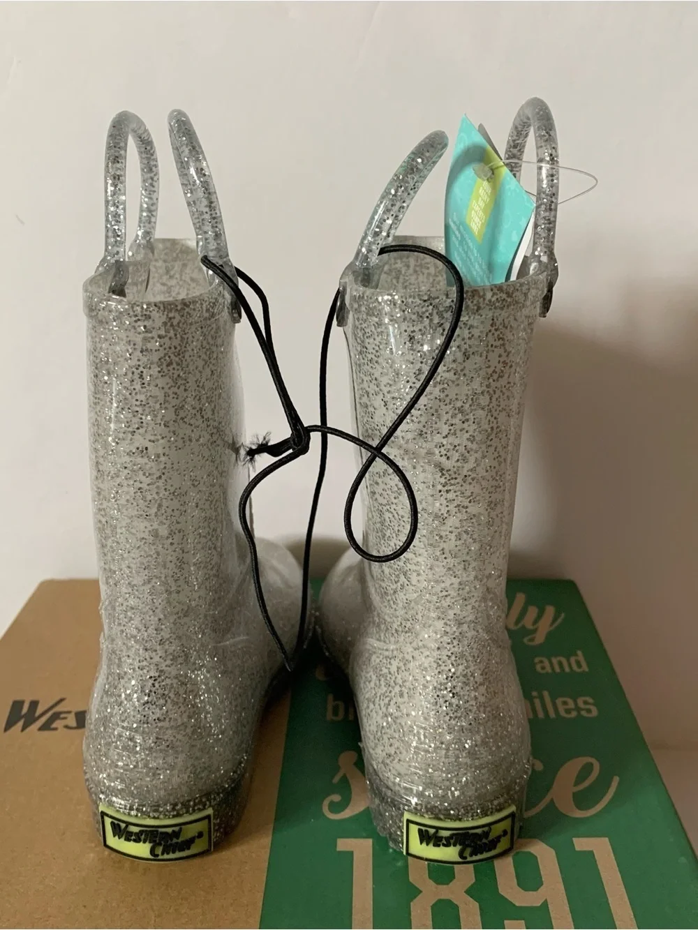 NIB. WESTERN CHIEF Silver Glitter Kids Boots